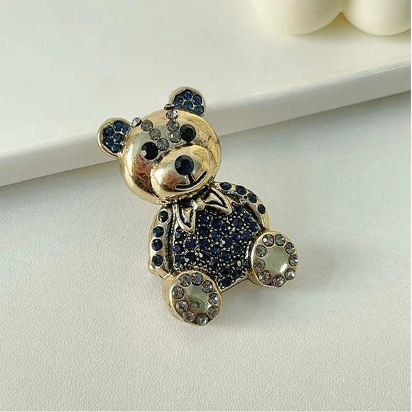 Rhinestone Crystal Bear Brooch - Picture 4 of 6